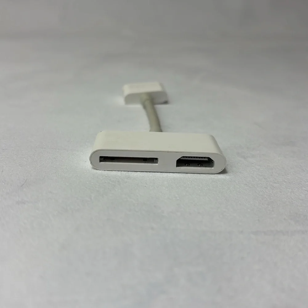 Apple 30 Pin Digital AV Adapter to HDMI A1422 Genuine Apple